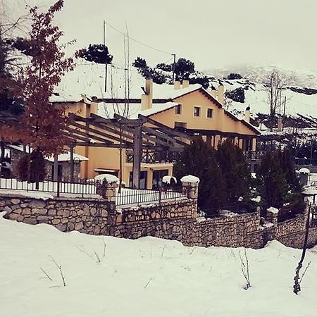 Guesthouse Mouses Kalavryta Exterior foto